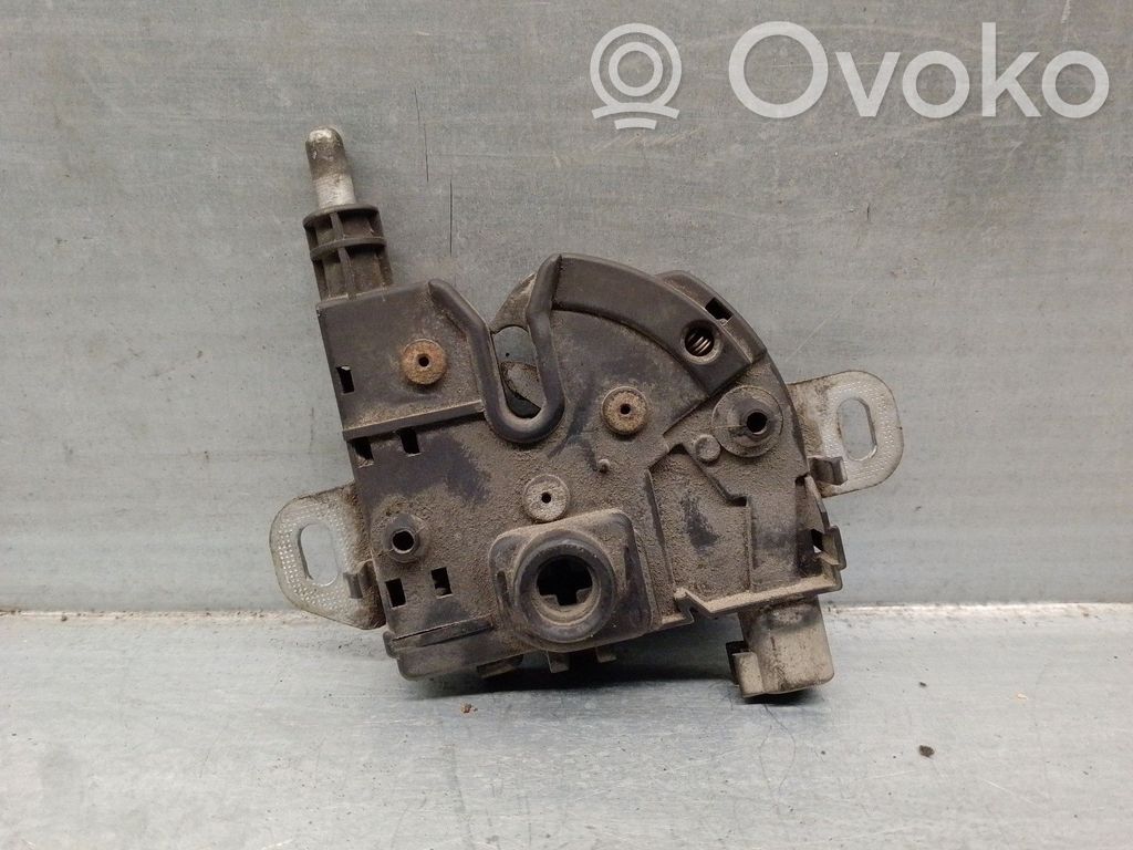 Ford Focus Tie down hook / loop 