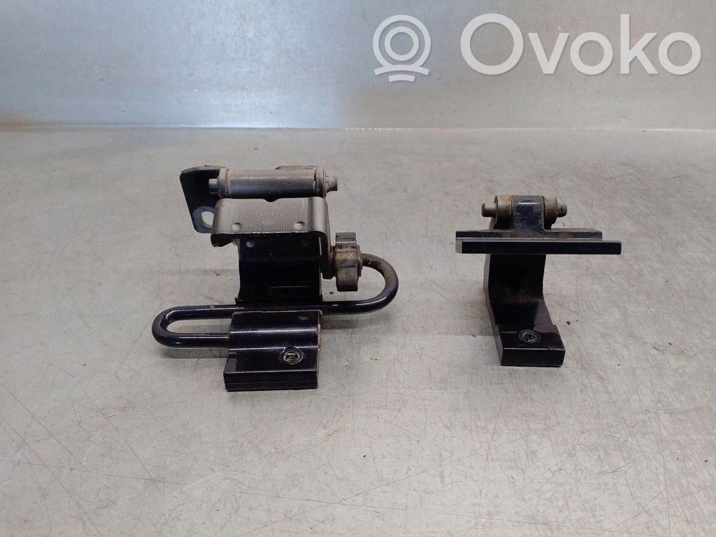 Tailgate/trunk/boot hinge   4D0833401