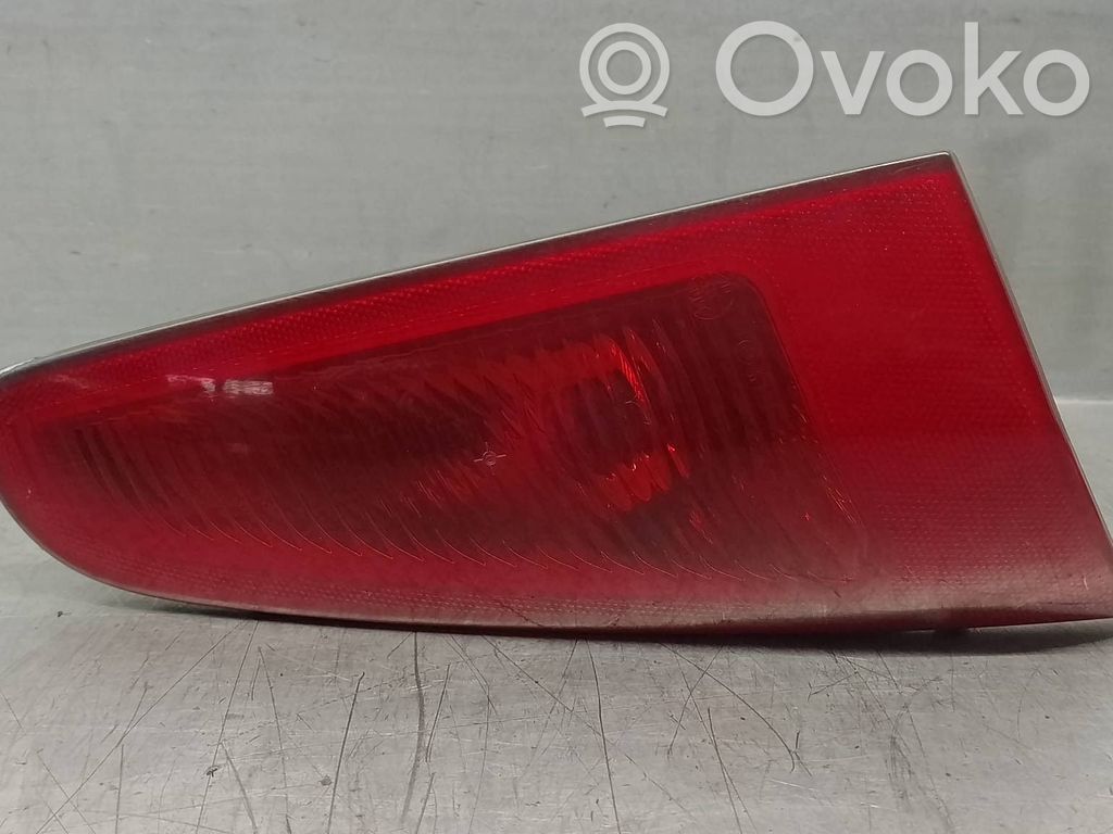 Alfa Romeo 147 Aizmugurējais lukturis virsbūvē 