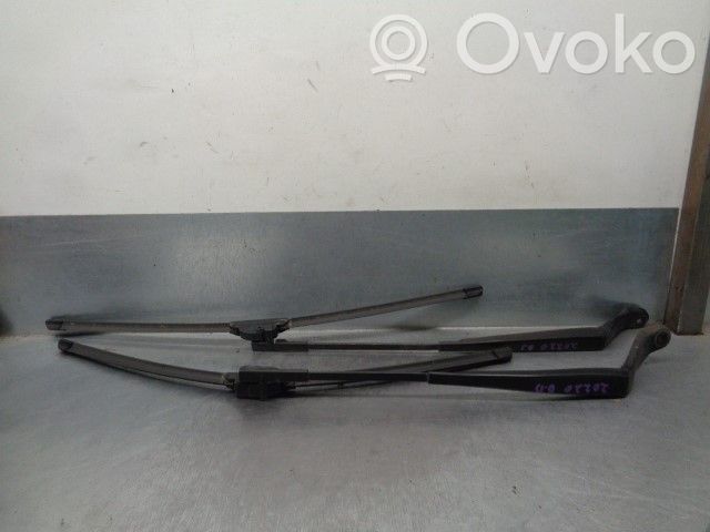 Ford Galaxy Front wiper blade arm 