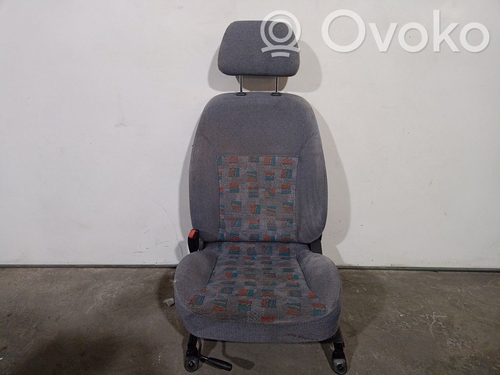 Daewoo Lanos Etumatkustajan istuin 