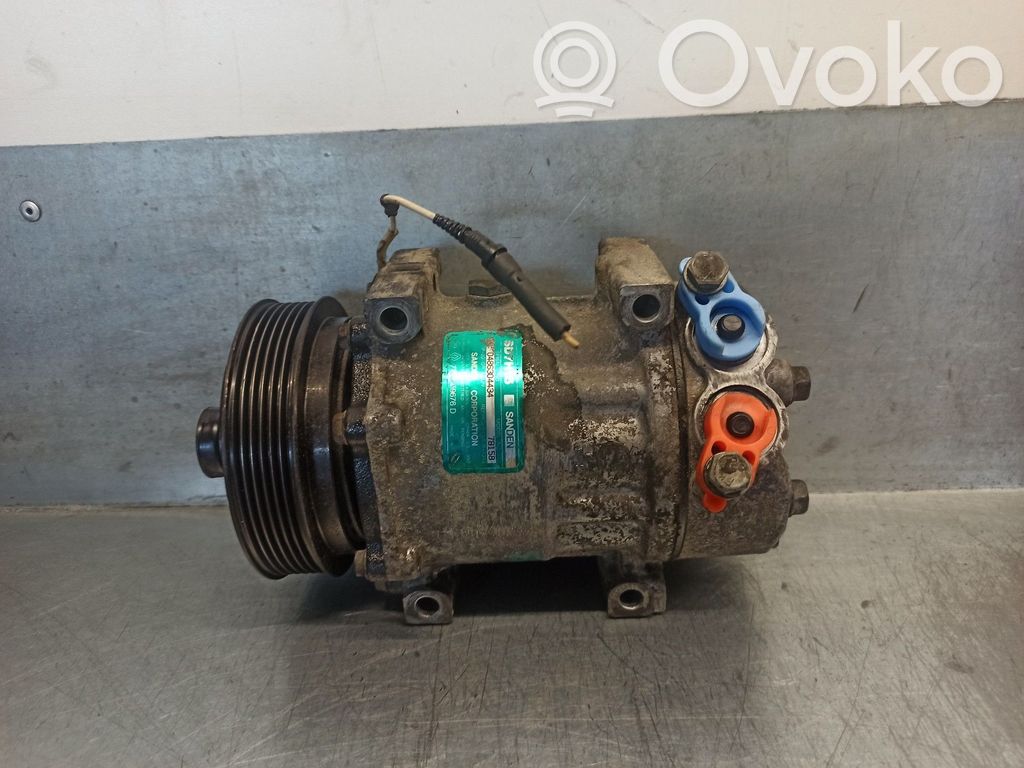 Renault Laguna I Air conditioning (A/C) compressor (pump) 