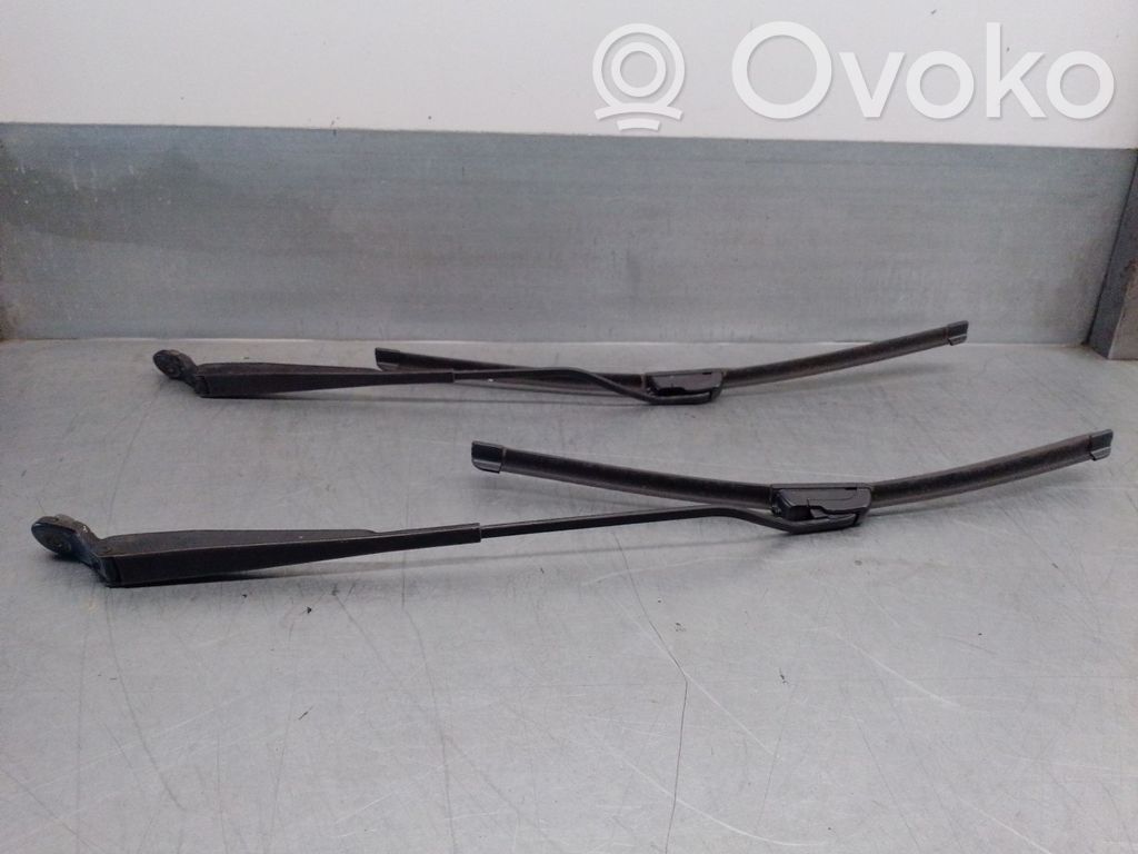 Renault Megane I Front wiper blade arm 