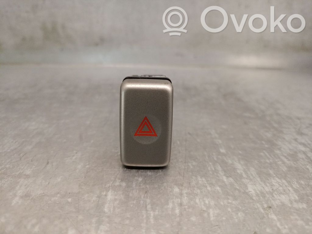 Botón interruptor de luz de peligro   83001SA000,83001SA000