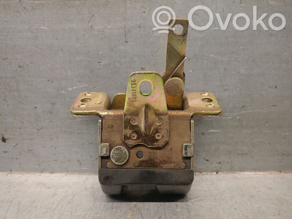 Opel Astra F Tailgate lock latch 