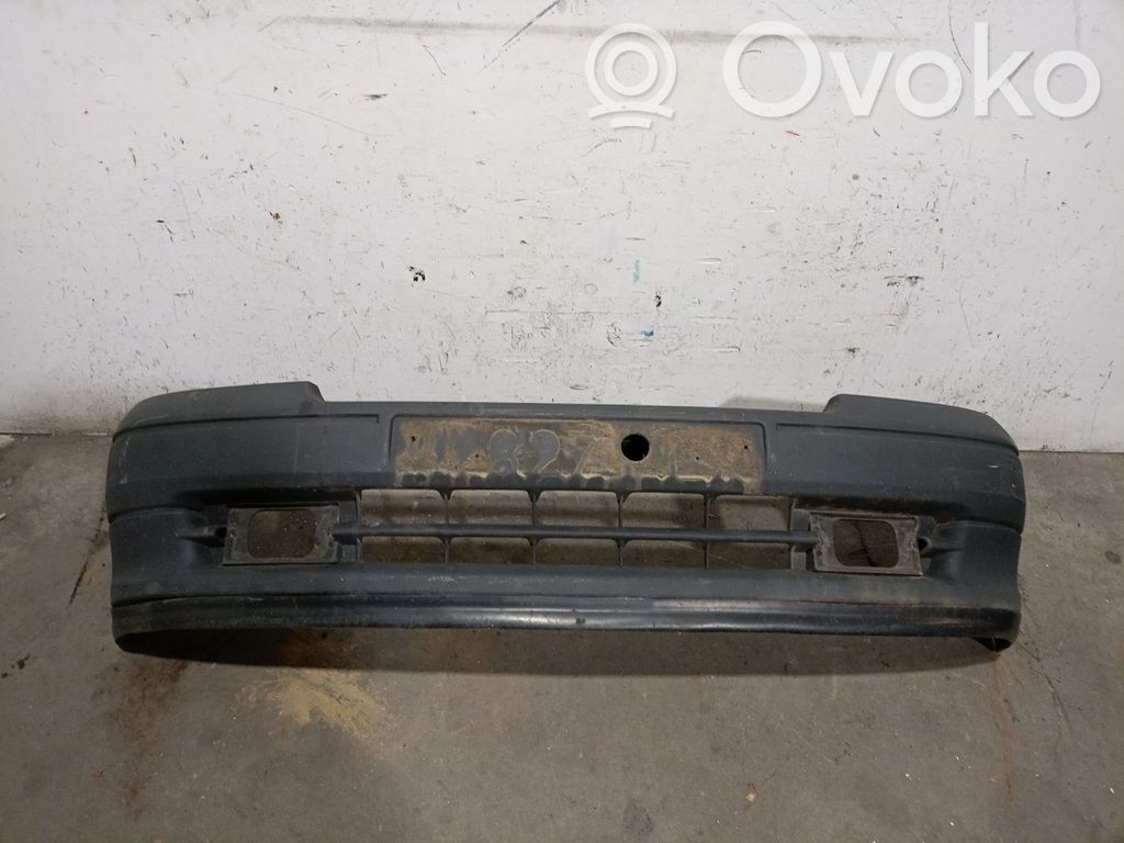 Renault Clio I Parachoques delantero 