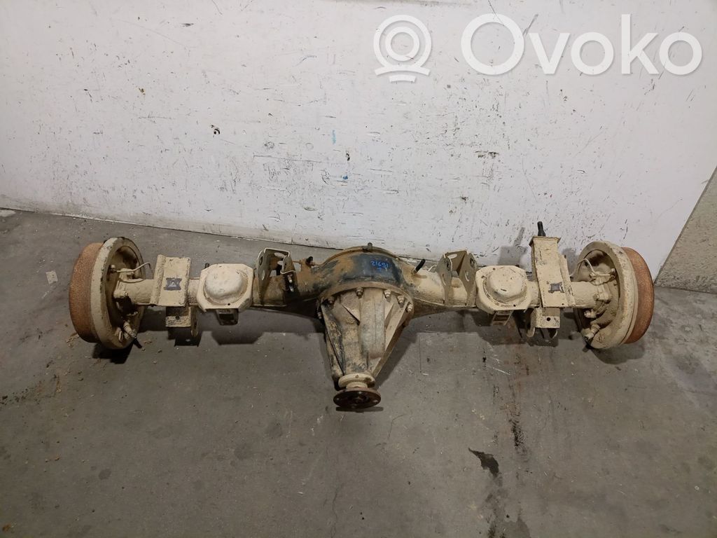 Nissan Terrano Hinterachsträger mit Reduzierstück 
