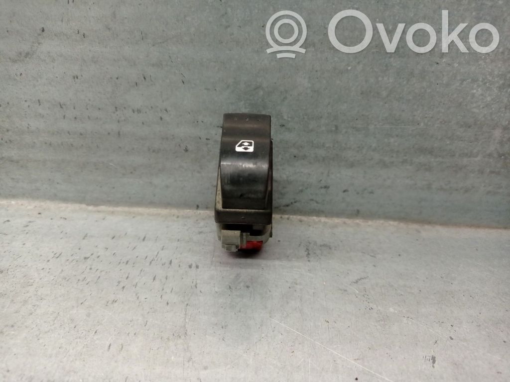 Electric window control switch   8200220511,8200220511,28082