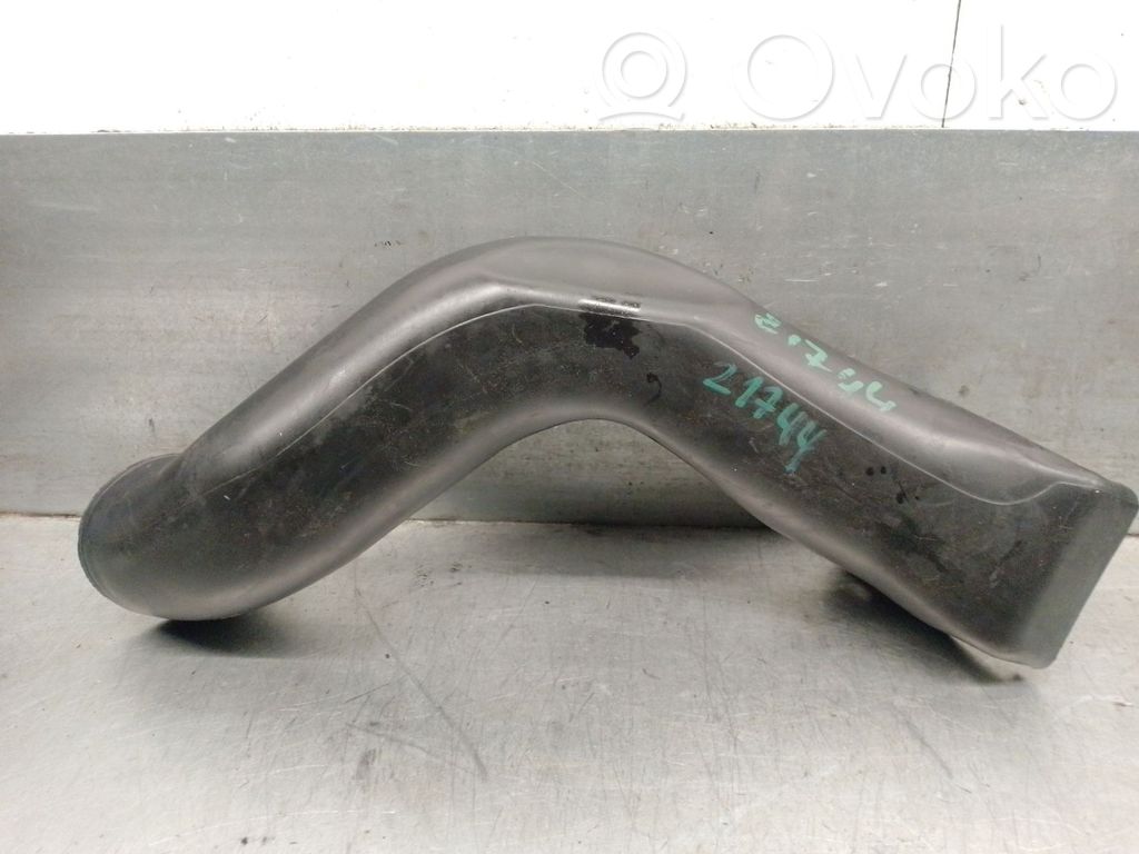 BMW 5 E39 Ilmastointilaitteen putki (A/C) 