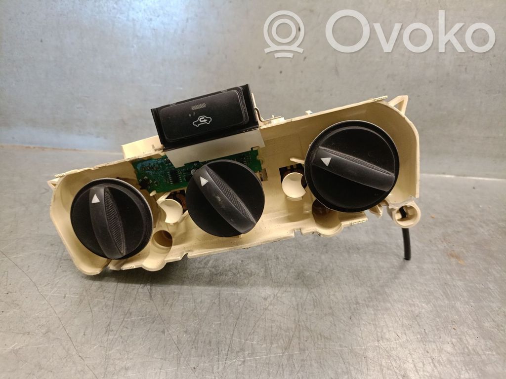 Toyota Corolla E120 E130 Air conditioner control unit module 