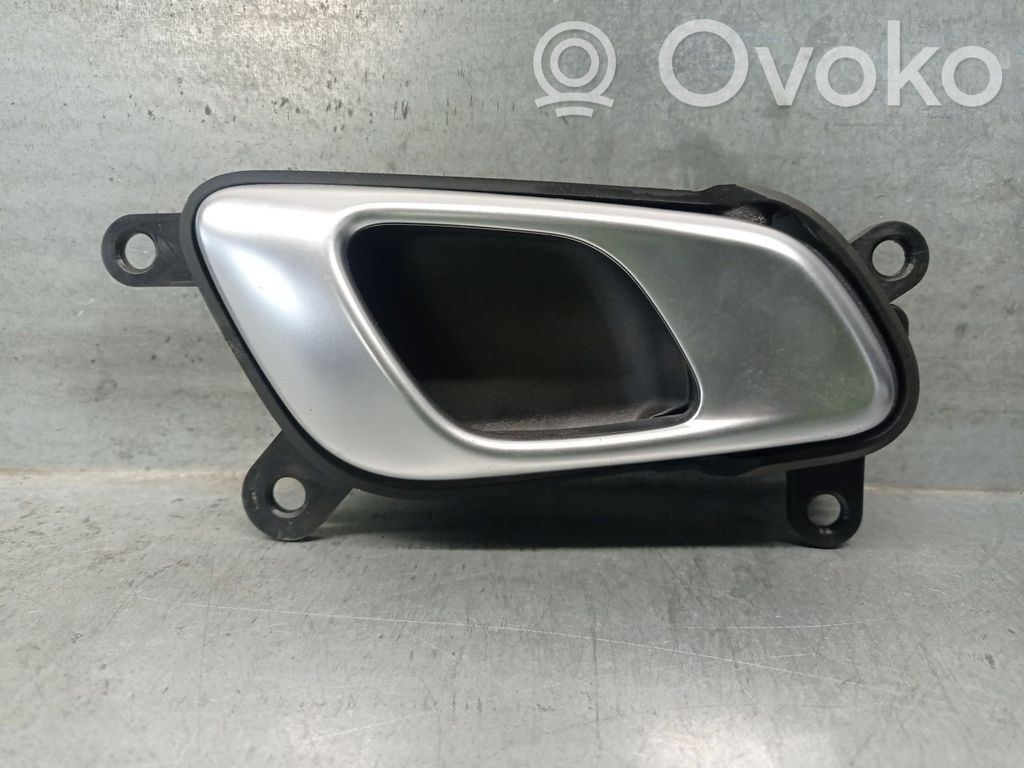 KIA Xceed Manecilla interna puerta trasera 