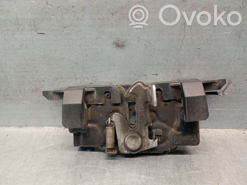 Mazda 6 Tie down hook / loop 