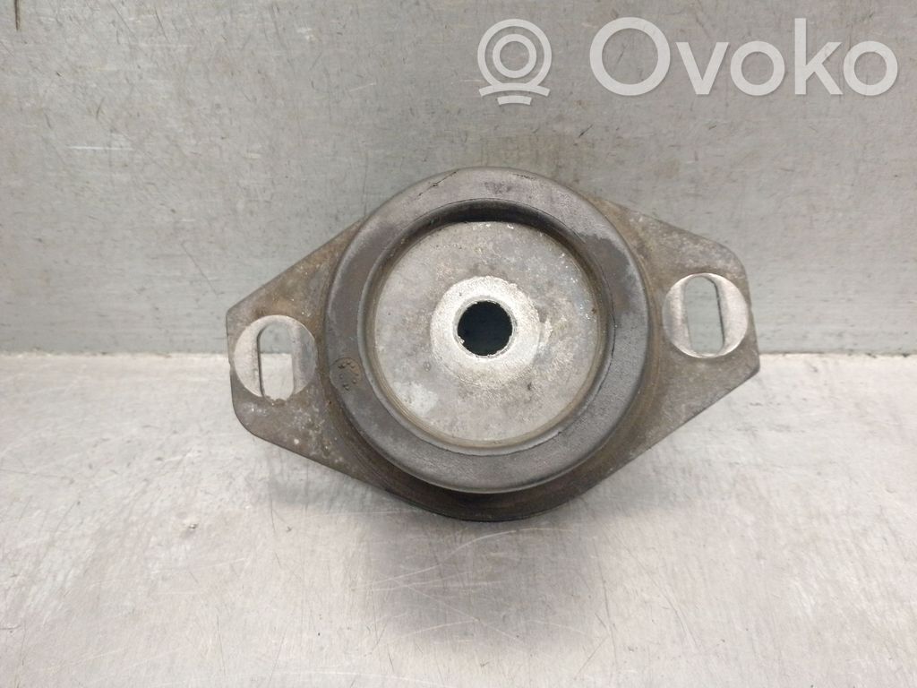 Citroen Xsara Engine mount bracket 