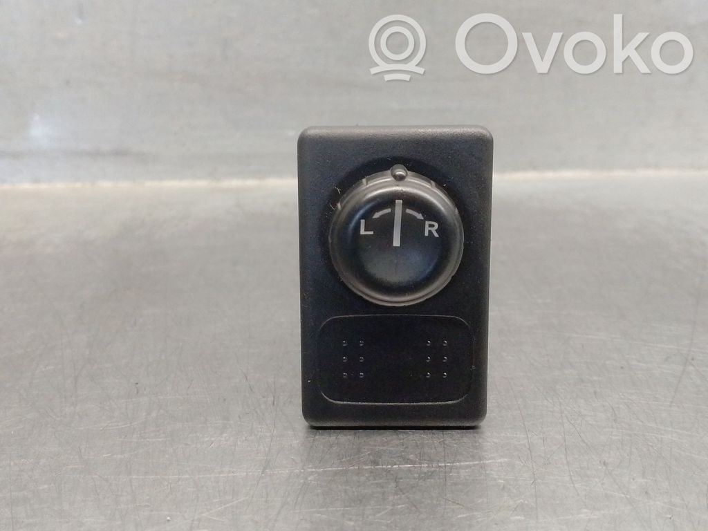 Nissan Atleon Wing mirror switch 