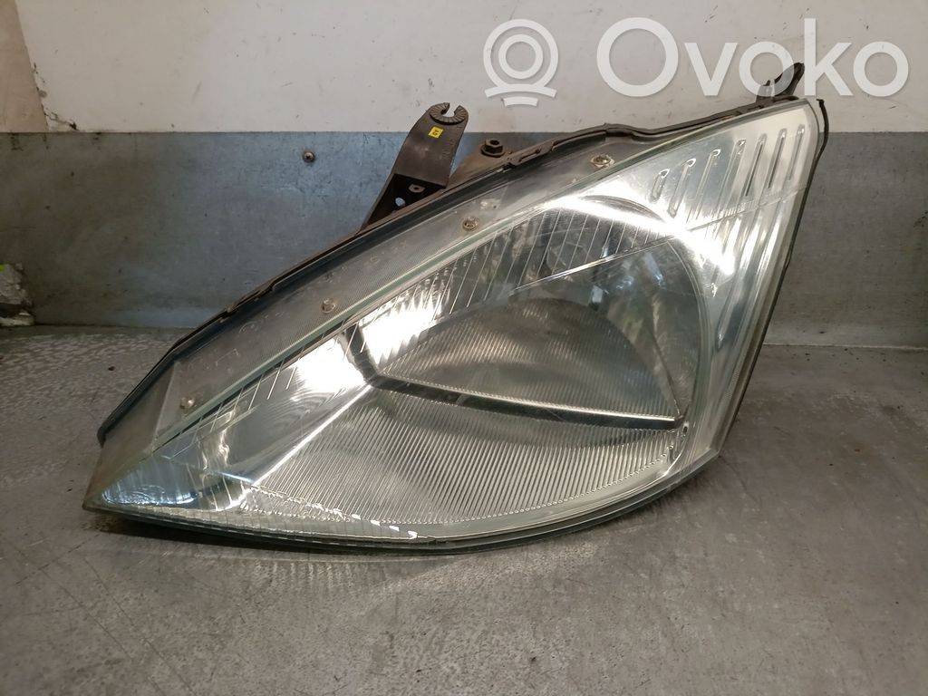 Ford Focus Headlight/headlamp 