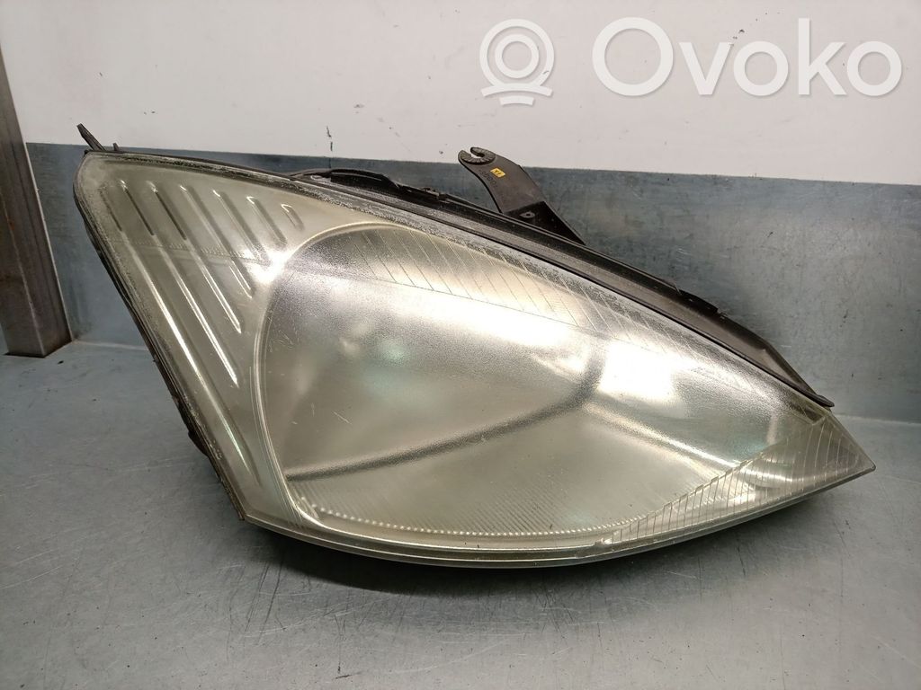 Ford Focus Headlight/headlamp 