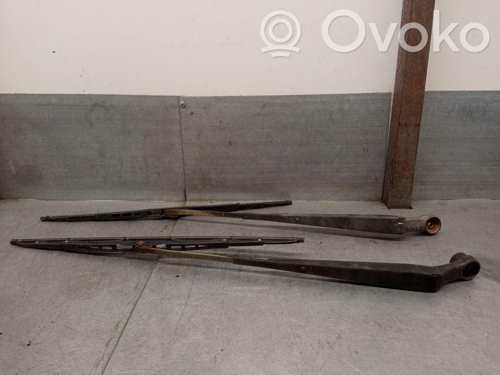 Ford Ranger Front wiper blade arm 