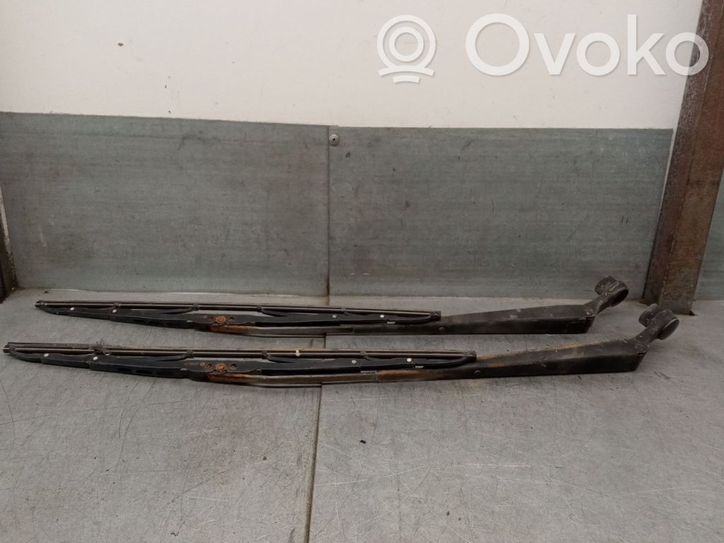 Ford Ranger Front wiper blade arm 
