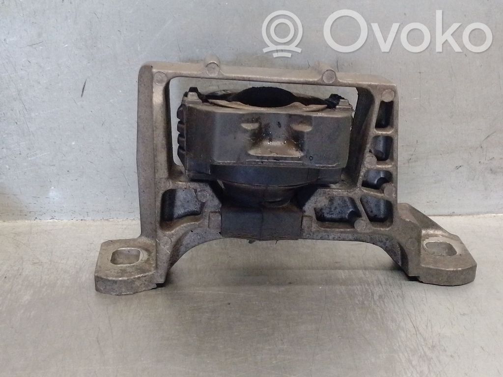 Volvo V50 Engine mount bracket 