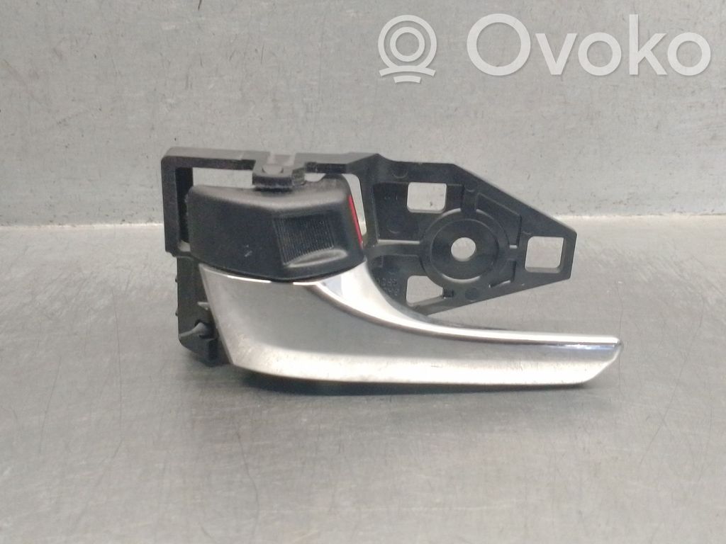 Toyota RAV 4 (XA40) Manecilla interna puerta trasera 