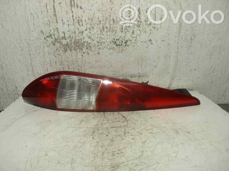 Ford Mondeo Mk III Lampă spate în caroserie 
