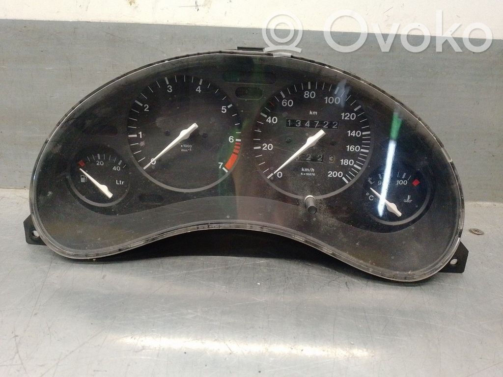 Opel Corsa B Geschwindigkeitsmesser Cockpit 
