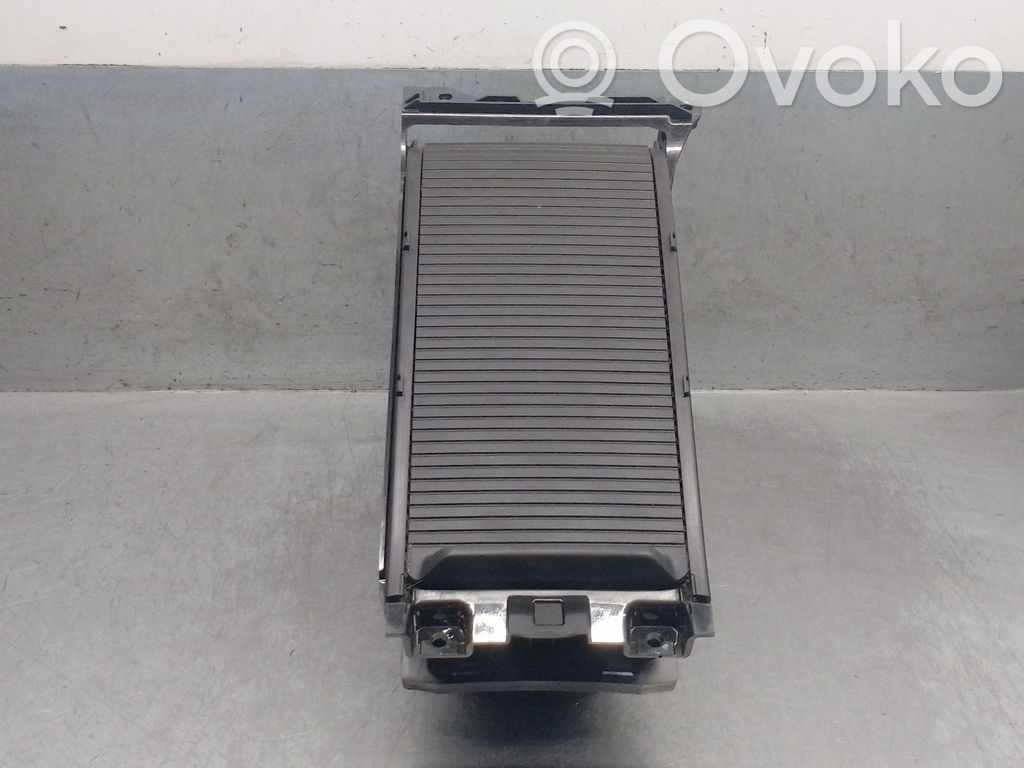 Volvo V40 Centrinė konsolė 