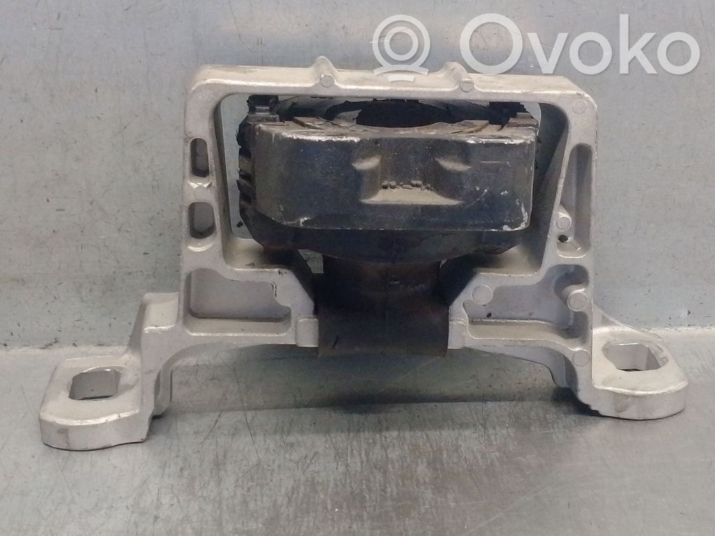 Ford Focus Engine mount bracket 