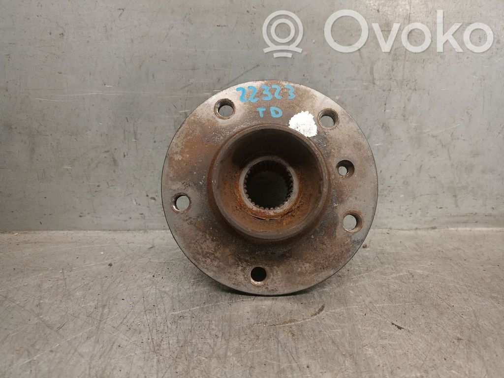 BMW 5 E60 E61 Aizmugurē riteņa rumbas vārpstas šarnīrs (stupica, capfa) 
