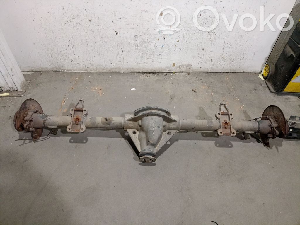 Iveco Daily 6th gen Hinterachsträger mit Reduzierstück 