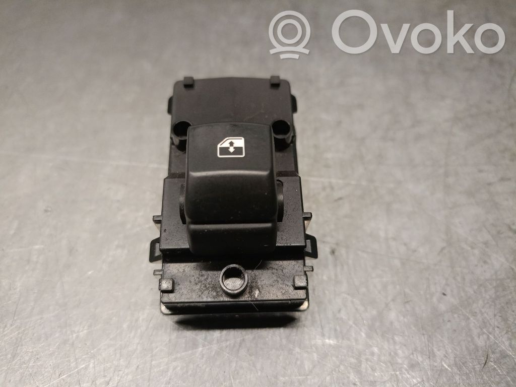 KIA Xceed Electric window control switch 