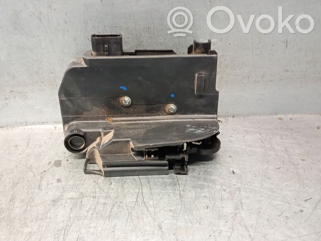 Iveco Daily 6th gen Etuoven lukko 