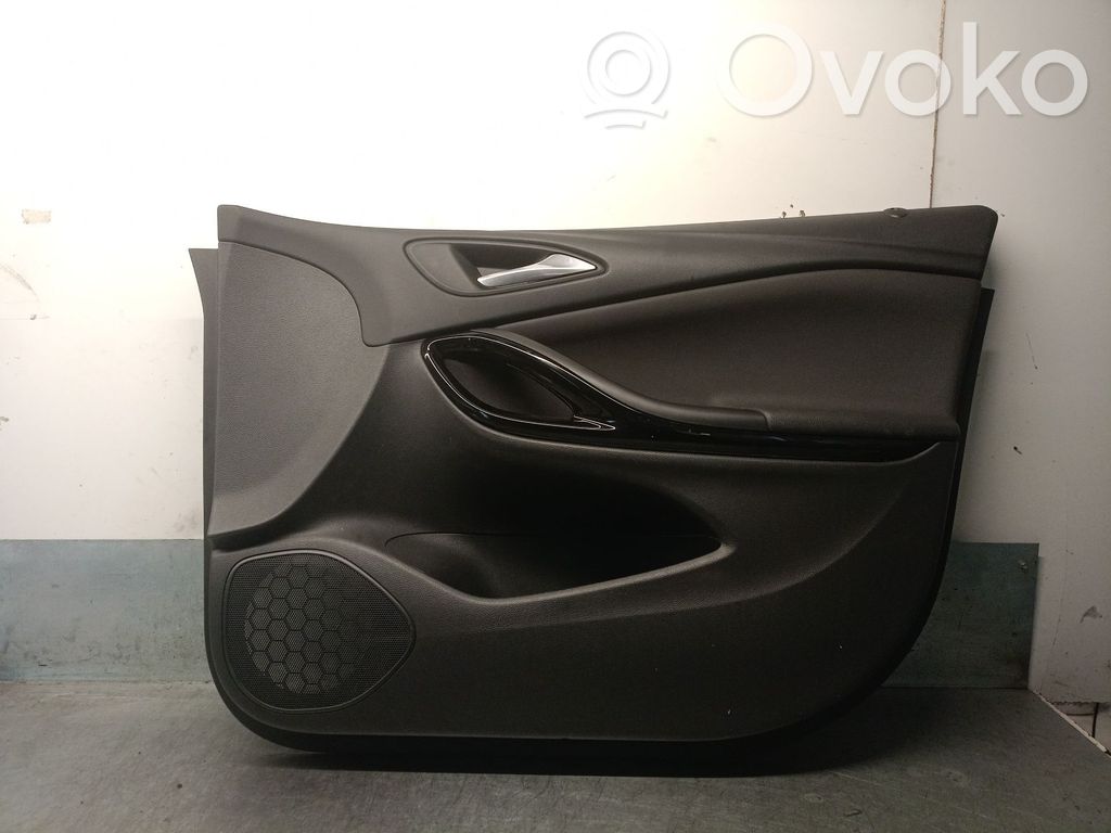 Opel Astra K Boczki / Poszycie drzwi przednich 