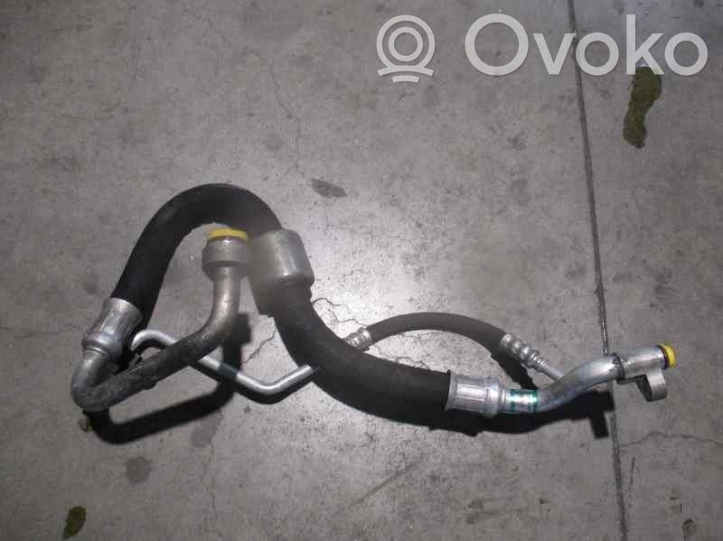BMW 3 E90 E91 Ilmastointilaitteen putki (A/C) 