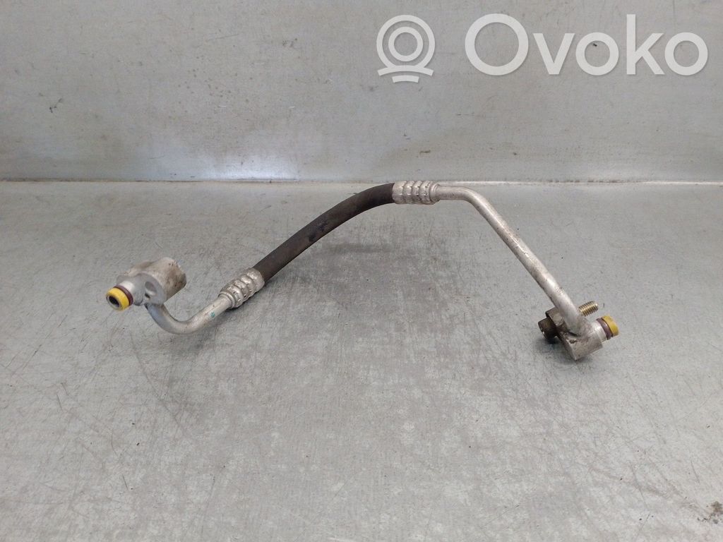 Ilmastointilaitteen putki (A/C)   6904013