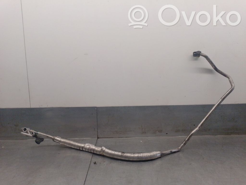 BMW 3 E46 Ilmastointilaitteen putki (A/C) 