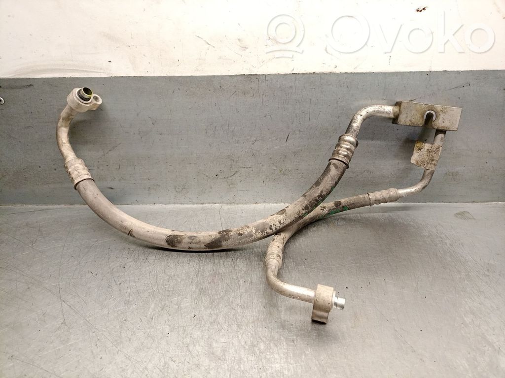 Ford Focus Ilmastointilaitteen putki (A/C) 