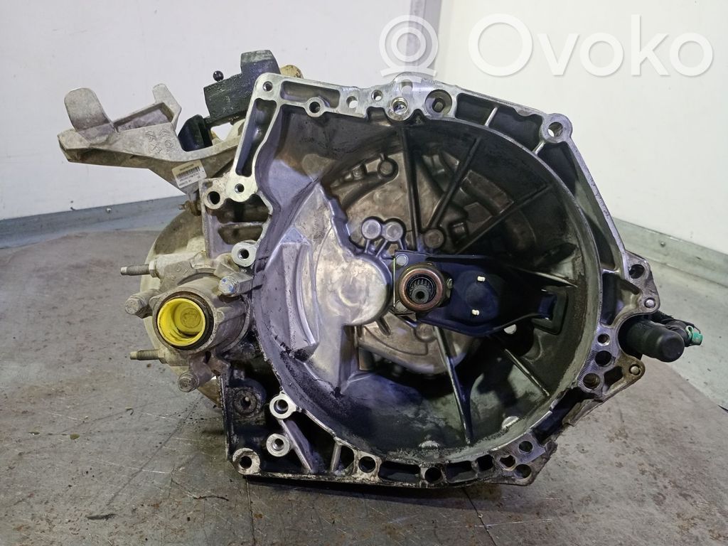 Peugeot 2008 II Cutie viteze manuală cu 5 trepte 