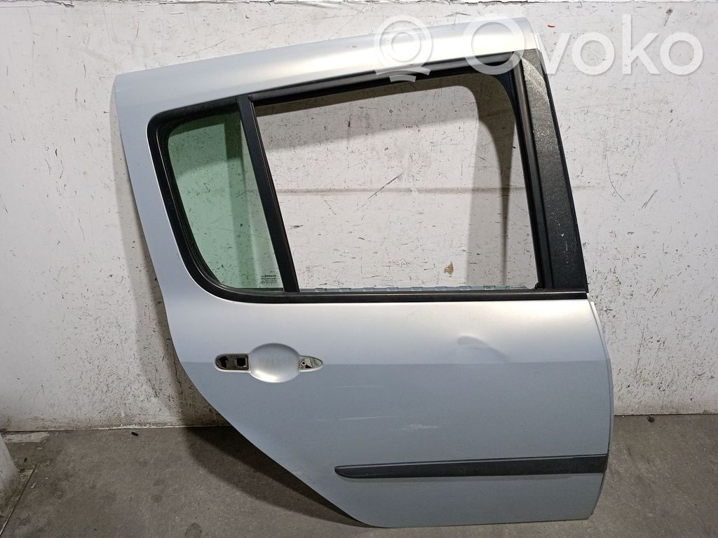 Puerta trasera   821003585R,821003585R