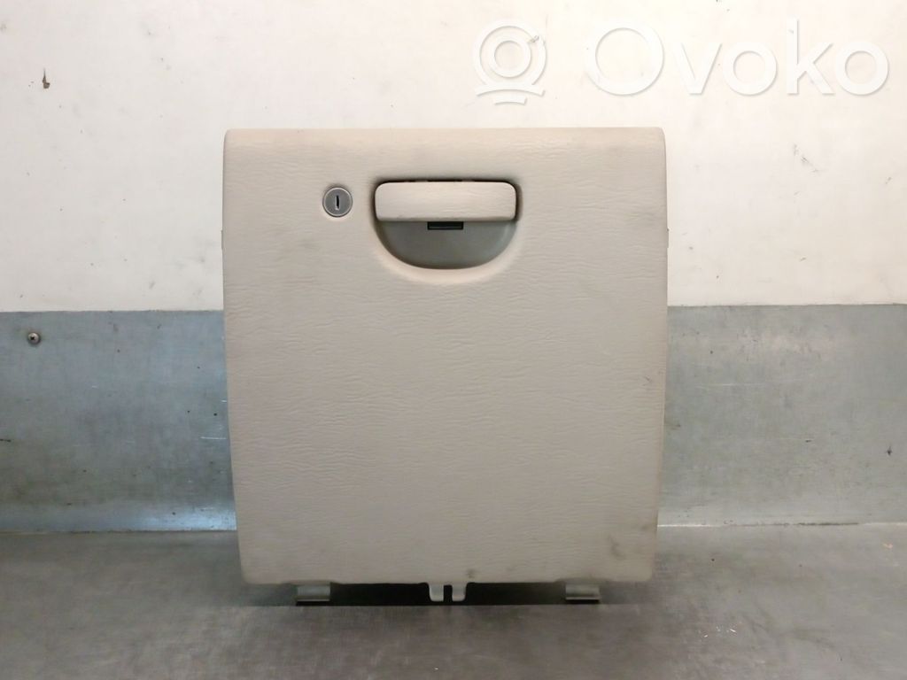 Chrysler PT Cruiser Glove box 