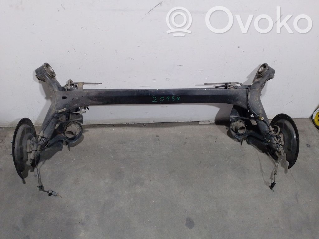 Opel Zafira A Belka osi tylnej z reduktorem 