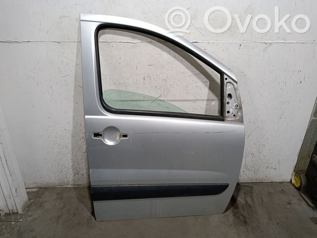 Priekinės durys   9004X7,9004X7