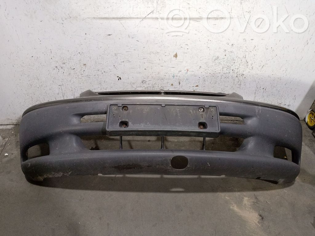 Chrysler Voyager Parachoques delantero 
