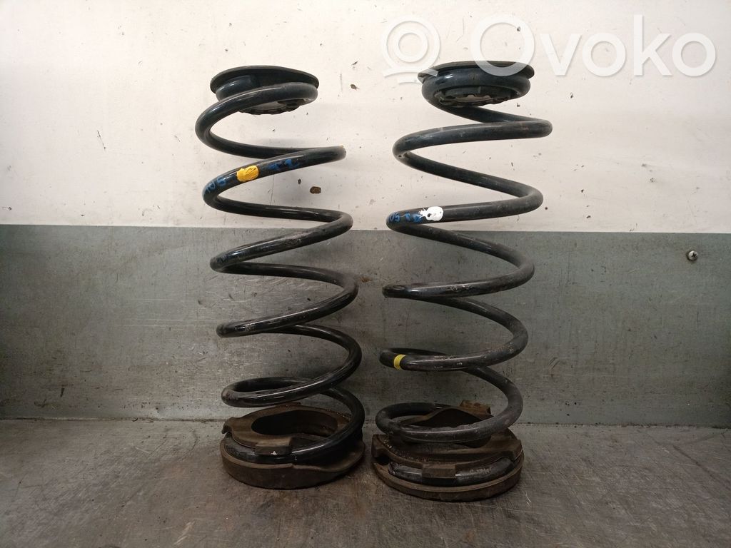 MG ZS Front coil spring 