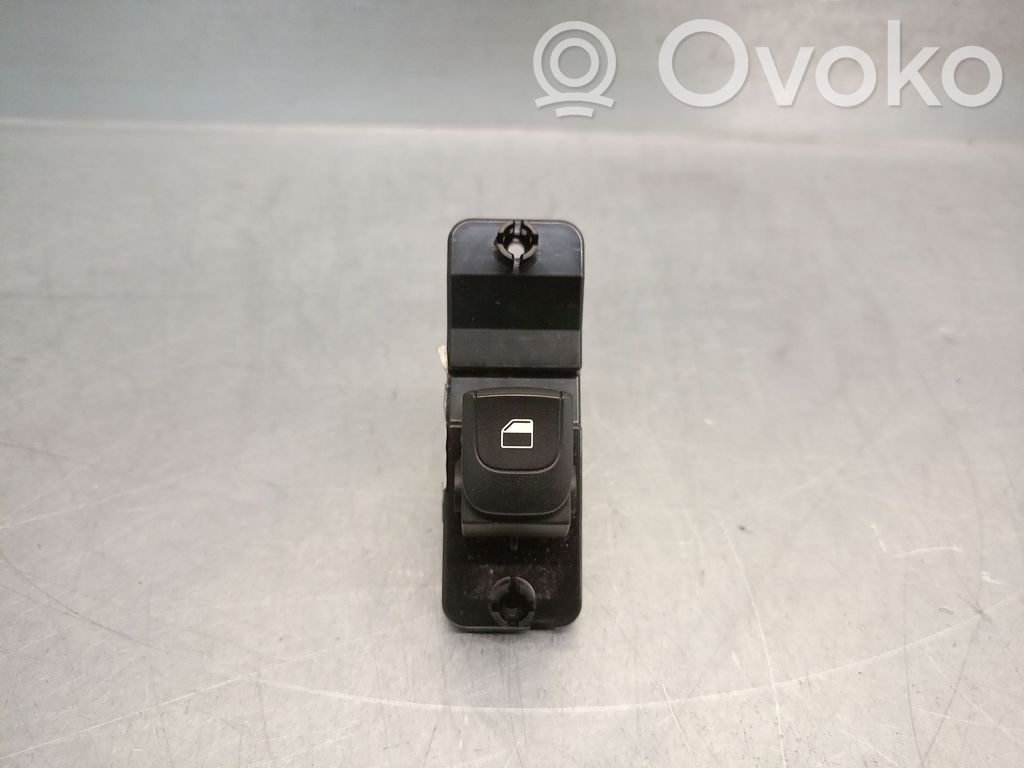 KIA Stonic Electric window control switch 