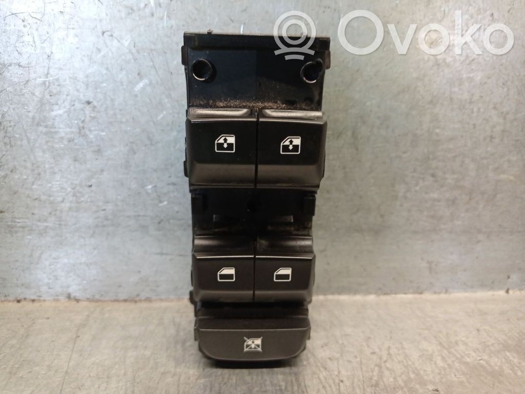 KIA Xceed Electric window control switch 