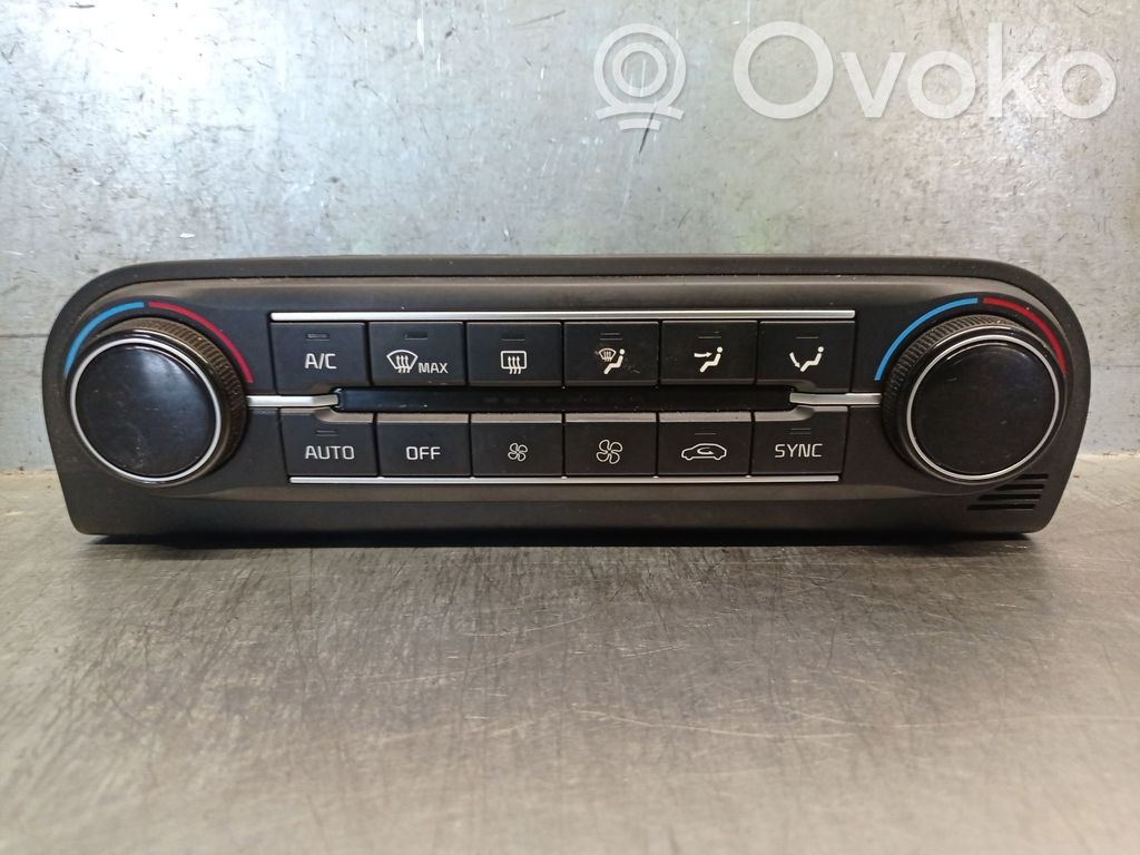 KIA Xceed Climate control unit 