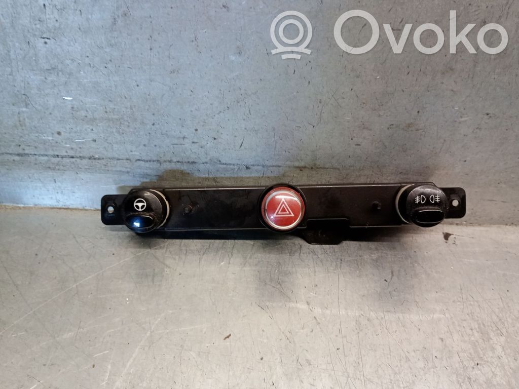 Fiat 500 Abarth Interruttore luci di emergenza 