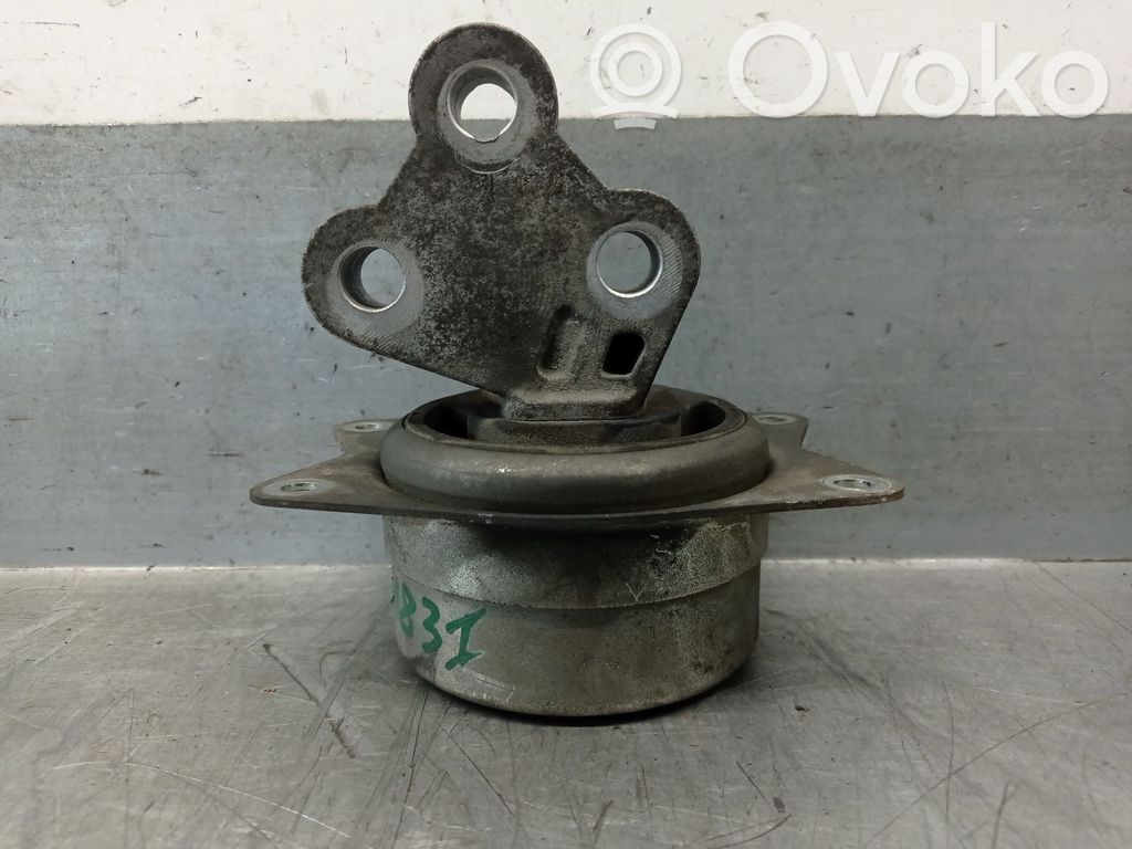 Renault Clio II Engine mount bracket 