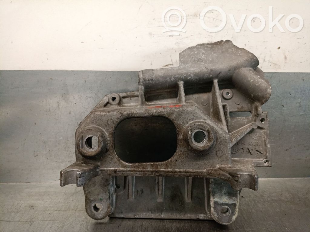 Nissan NV200 Suport tampon motor 